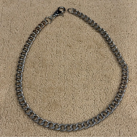 Silver Chain - Picture 2 of 4